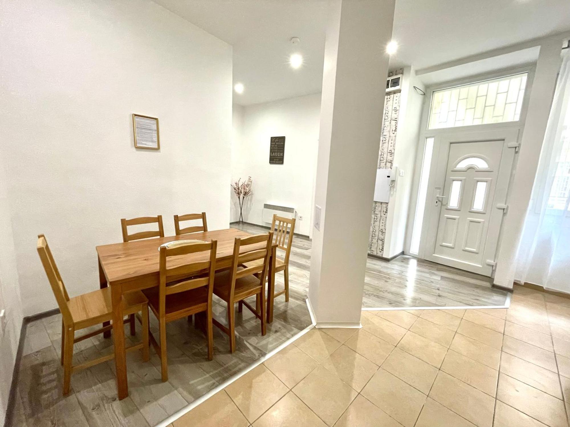 Relax Home With 2 Bedroom, 2 Bathroom For 6 People In The City Centre Free Coffee 부다페스트 외부 사진