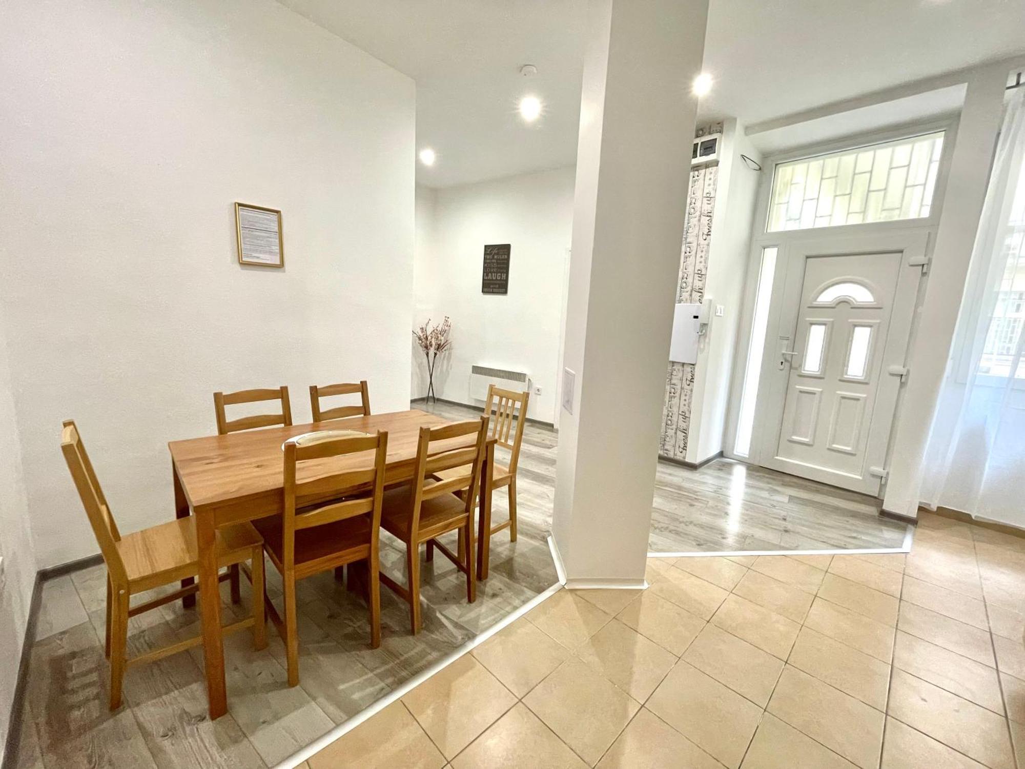 Relax Home With 2 Bedroom, 2 Bathroom For 6 People In The City Centre Free Coffee 부다페스트 외부 사진
